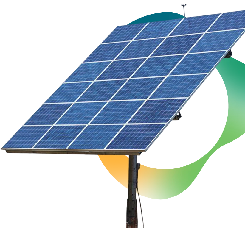 Panel solar fotovoltaico instalado en poste, listo para generar energía